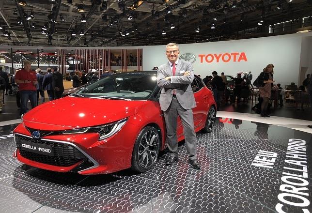 Toyota afirma que dejará de vender coches diésel en 2018 "por convicción, no por prohibición"