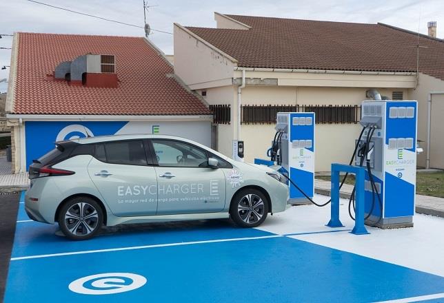 Nissan y Easycharger empiezan a instalar las 100 estaciones de carga de coches eléctricos en España