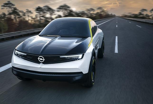 Opel presenta el prototipo GT X Experimental, que adelanta el futuro de la marca
