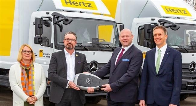 Mercedes-Benz entrega 542 camiones Atego a la empresa de alquiler de vehículos Hertz