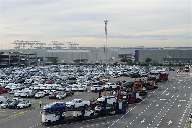 El centro de distribución de Nissan en el Puerto de Barcelona aumenta plantilla un 50%