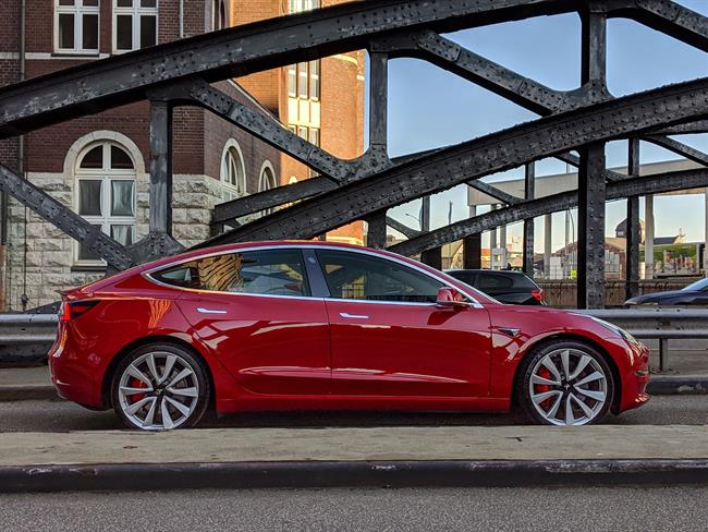 Tesla apunta a un "minúsculo" beneficio en el cuarto trimestre de 2018
