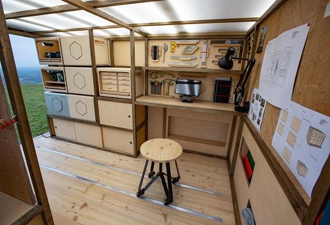 Nissan presenta en Bruselas un prototipo de furgoneta taller de carpintería