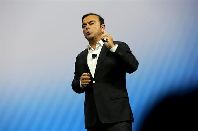 Ghosn ofrece llevar una pulsera de seguimiento para salir en libertad bajo fianza