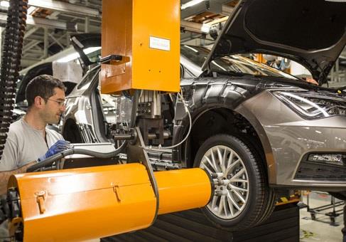 La transformación del automóvil ha afectado ya a más de 35.000 trabajadores, según UGT