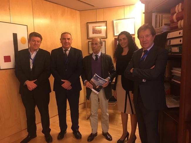 Aeca-ITV presenta un estudio en el Congreso para reducir el absentismo de turismos en la ITV