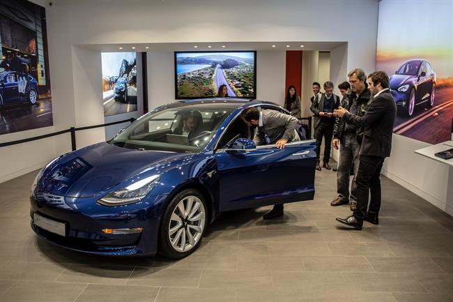 Tesla solo venderá coches 'online' para contener los precios de sus vehículos