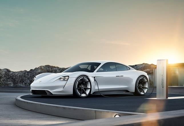 Porsche registra más de 20.000 posibles compradores del nuevo Taycan en el Salón de Ginebra