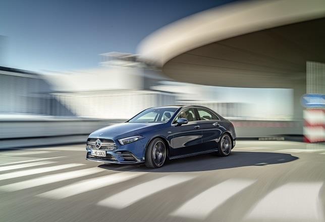 Mercedes-AMG desvela el AMG A 35 4Matic Sedán, un nuevo turismo compacto de 306 caballos