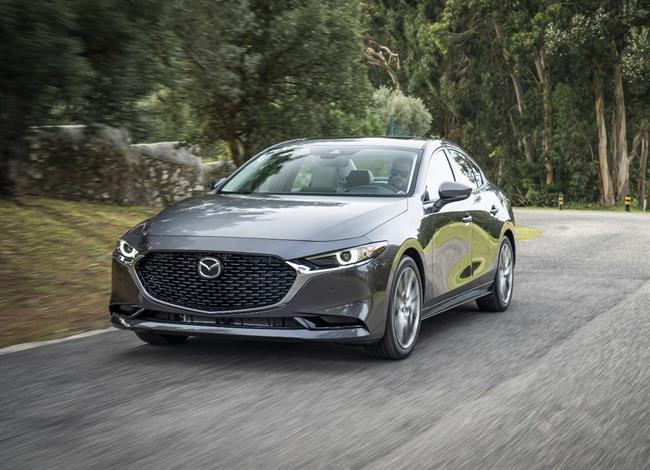 Mazda abre los pedidos del nuevo CX-30 y del Mazda3 sedán