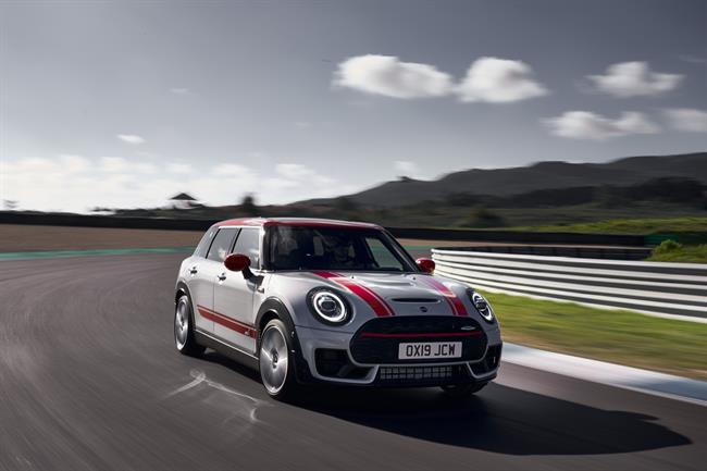 Mini presenta los John Cooper Works Countryman y Clubman, los modelos más potentes de su historia