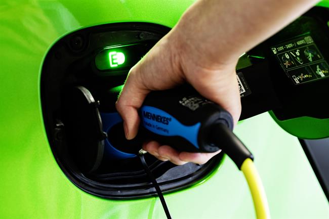 La penetración del vehículo eléctrico en España amenaza 40.000 empleos en el sector de automoción