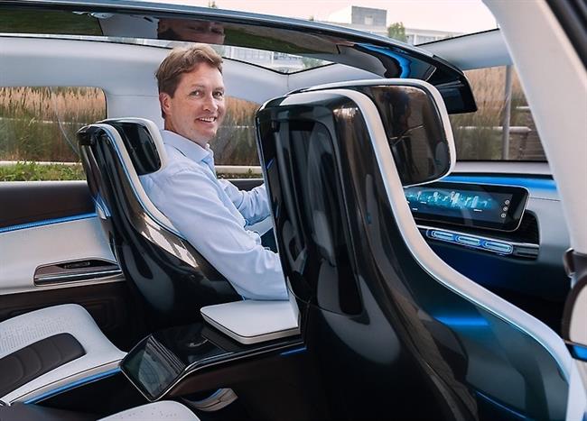 Dieter Zetsche cede el bastón de mando de Daimler a Ola Källenius