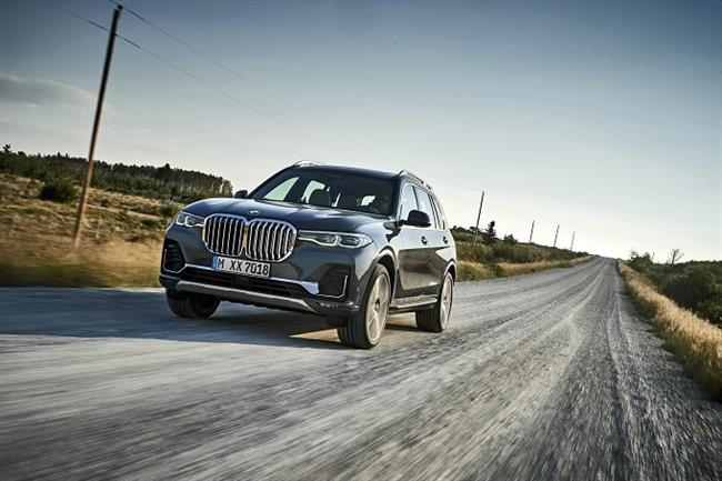 BMW incorpora un nuevo motor de gasolina de 8 cilindros con 530 caballos en los X5 y X7
