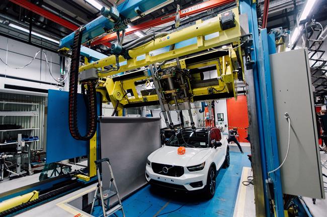 Volvo Cars y POC harán pruebas de impacto de cascos de ciclistas para mejorar la seguridad vial