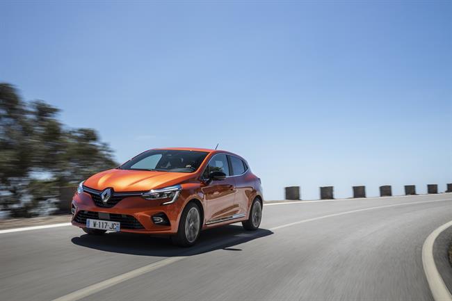 Renault desvela el nuevo Clio, con un motor híbrido y  tecnología que anticipa la conducción autónoma