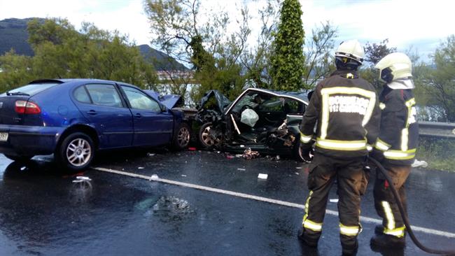 Un 22% de conductores ha sufrido un incidente al volante por culpa del móvil y un 2% un accidente grave