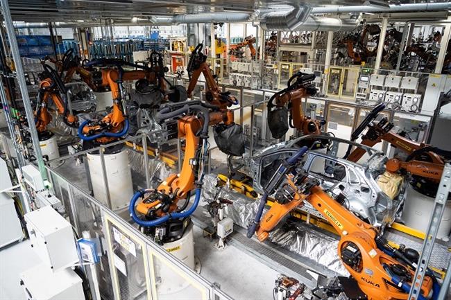 UGT pide trabajar por el tercer modelo para Volkswagen Navarra ante una "posible futura caída del Polo"