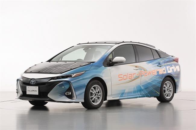 Toyota probará junto con NEDO y Sharp vehículos electrificados equipados con paneles solares