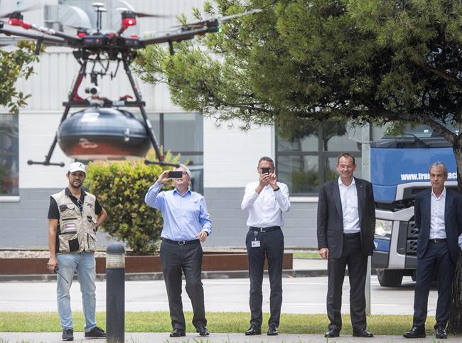 La planta de Seat en Martorell, primera fábrica española en recibir componentes en dron