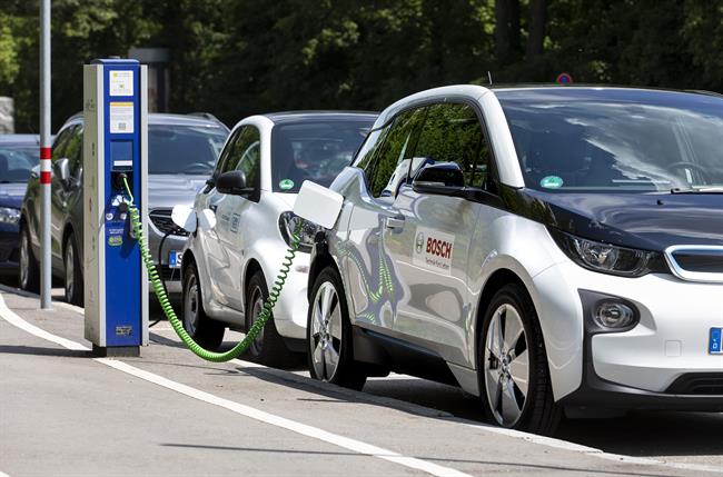 Bosch desarrolla soluciones que aumentan hasta un 20% la vida de las baterías de los coches eléctricos