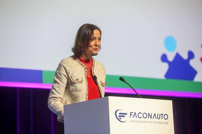 Maroto aboga por superar los estereotipos de género en la automoción y apoya la idea de Faconauto Woman