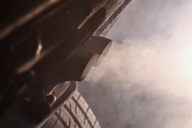 Las emisiones medias de CO2 de los coches nuevos aumentan un 1,7% en el semestre por la caída del diésel
