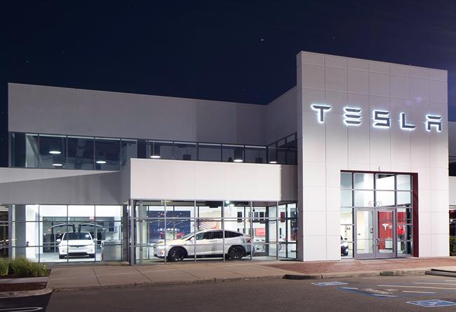Tesla recorta un 22% sus pérdidas en el primer semestre, hasta casi 1.000 millones