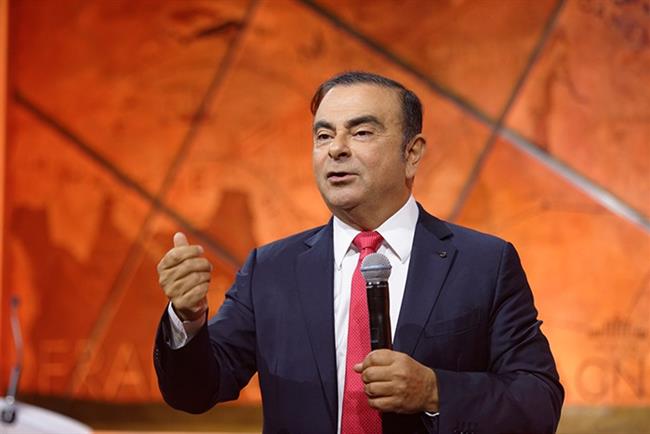 La mujer de Carlos Ghosn pide a Macron que trate la acusación de su marido con el primer ministro nipón