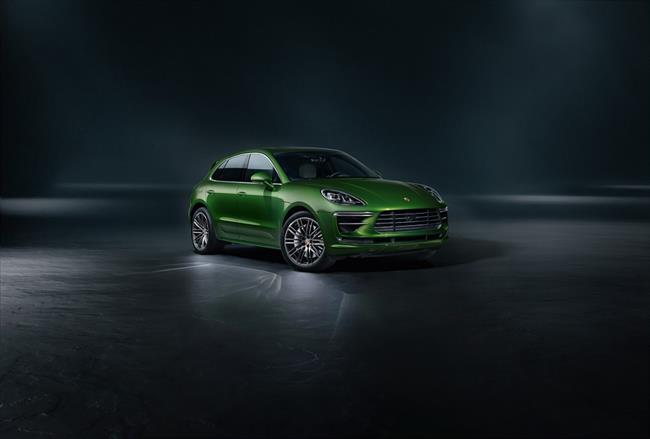 Porsche lanza en España el nuevo Macan Turbo, un 10% más potente, con 440 caballos