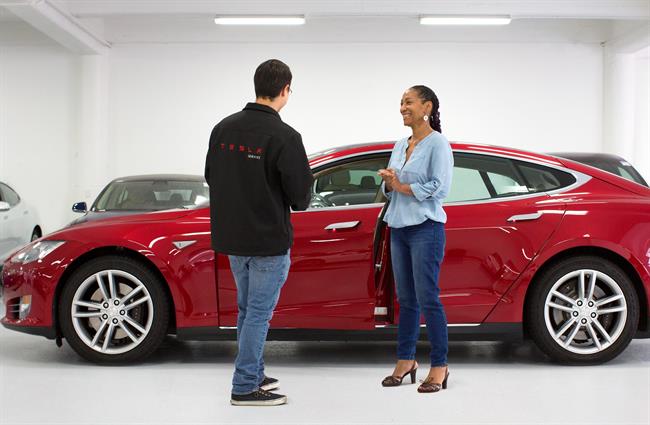 Cs cuestiona al Gobierno si se plantea prohibir la venta de coches de combustión
