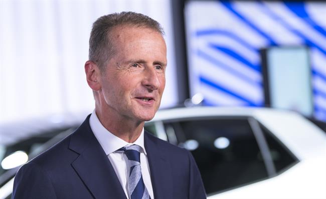 Diess (Volkswagen) pide revisar los impuestos que gravan al coche eléctrico
