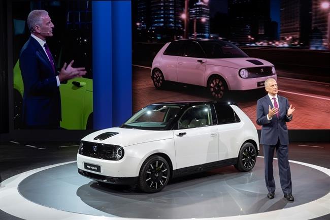 Las primeras unidades del primer eléctrico de Honda, el Honda e, llegarán en verano de 2020