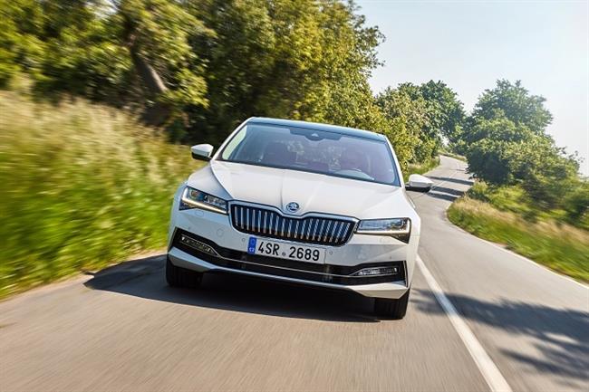 Skoda desvela en Frankfurt sus primeros modelos eléctrico (Citigoe iV) e híbrido enchufable (Superb iV)