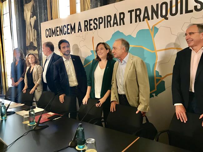 Las furgonetas y camiones podrán circular un año más en la Zona de Bajas Emisiones de Barcelona