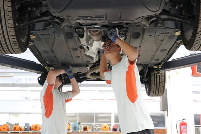Seat ha formado a más de 2.800 alumnos en los 62 años de historia de su Escuela de Aprendices