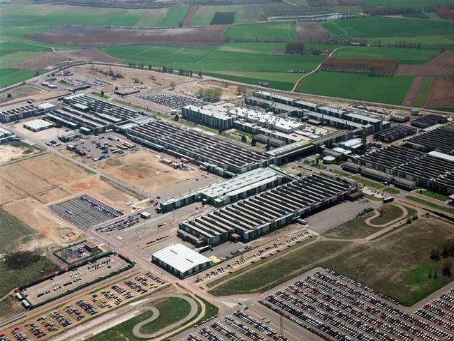 Sindicatos reclaman a Renault medidas para preservar el empleo en las plantas de Palencia y Valladolid