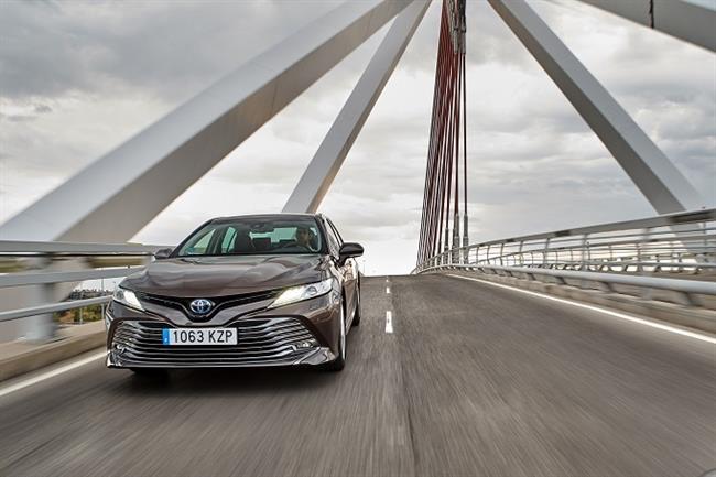 Toyota inicia las entregas a clientes en España de la octava generación del Camry