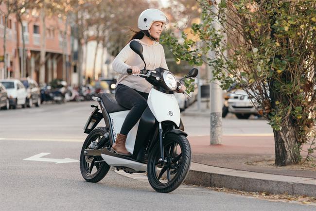 Anesdor pide más infraestructuras de recarga para las motos eléctricas en las ciudades