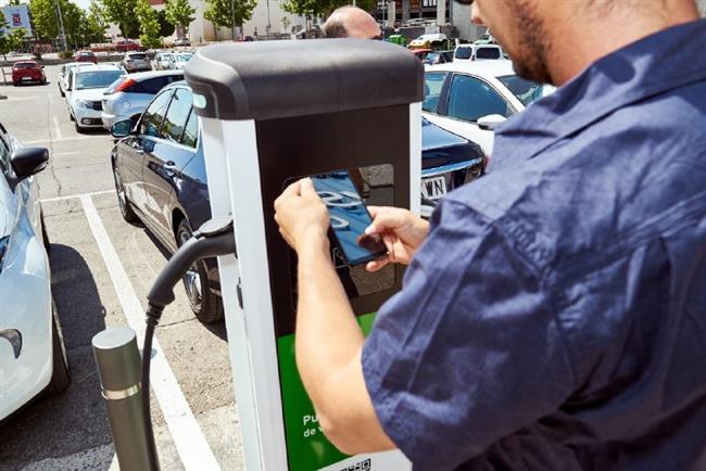 Cs plantea un plan para el coche eléctrico e híbrido ante la escasez de puntos de recarga