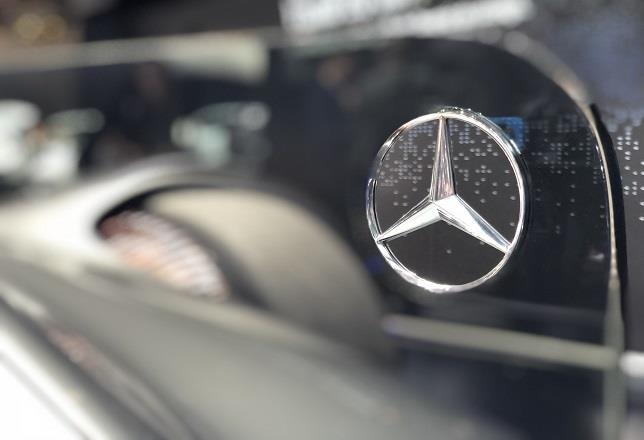 Alemania multa a Daimler con 870 millones en relación al caso de los vehículos diésel