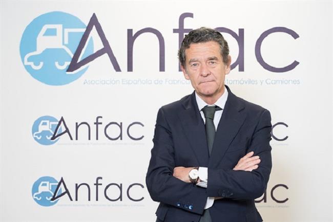 Anfac dice que "no sirve de nada" que haya oferta de eléctricos sin personas que puedan acceder a ellos