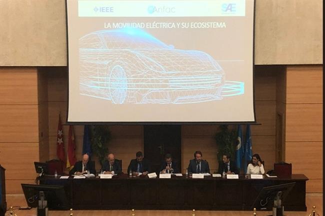 Fabricantes piden una "integración inteligente" de la movilidad de cero y bajas emisiones
