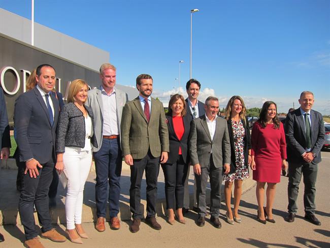 Casado reclama al Gobierno que no mande "mensajes de incertidumbre al sector" del automóvil