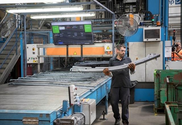 Las exportaciones de componentes caen un 6,2% en el segundo cuatrimestre, hasta 6.548 millones