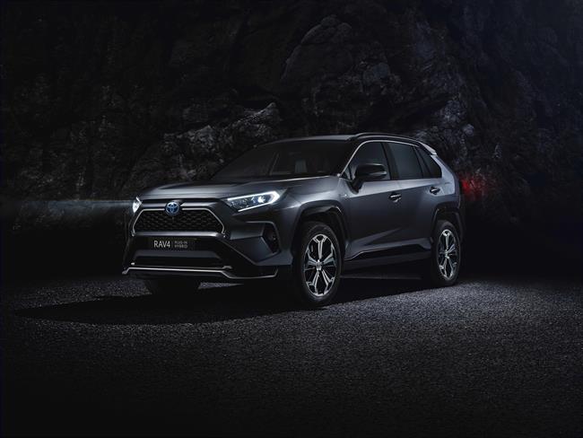Toyota revela la versión híbrida enchufable del RAV4, con más de 60 kilómetros de autonomía eléctrica