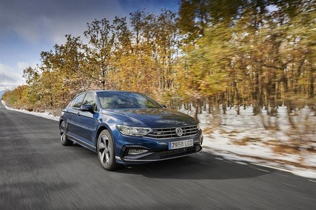 El nuevo Volkswagen Passat tendrá una variante híbrida enchufable con etiqueta CERO emisiones