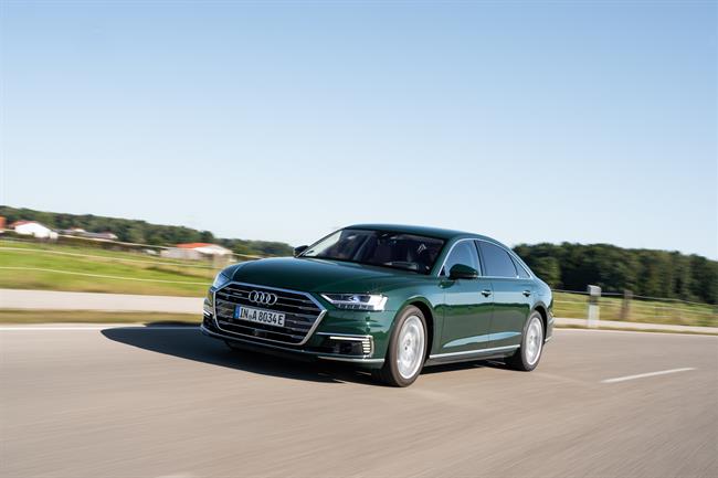 Audi amplía la gama del A8 con una versión híbrida enchufable con 40 kilómetros de autonomía eléctrica
