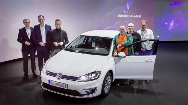 Volkswagen vende 100.000 unidades del Golf eléctrico en cinco años