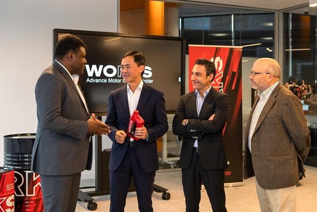 Kymco y Repsol presentan la nueva generación del aceite Works, específico para scooters